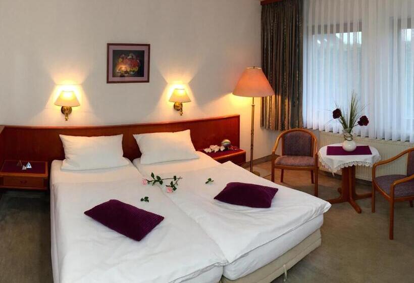 호텔 Garni Vierjahreszeiten