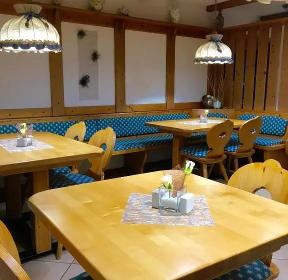 Hotelli Garni Vierjahreszeiten