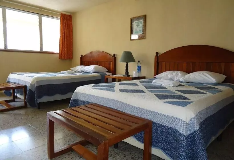 هتل Tikal Inn