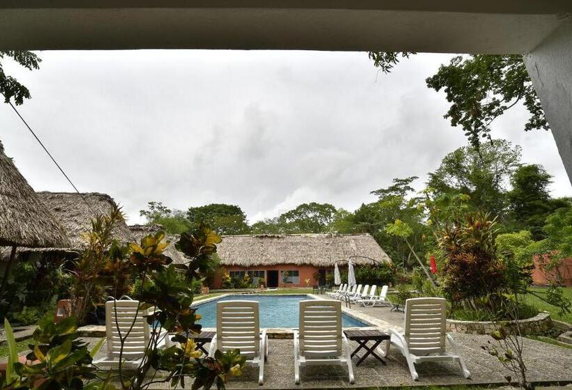 هتل Tikal Inn