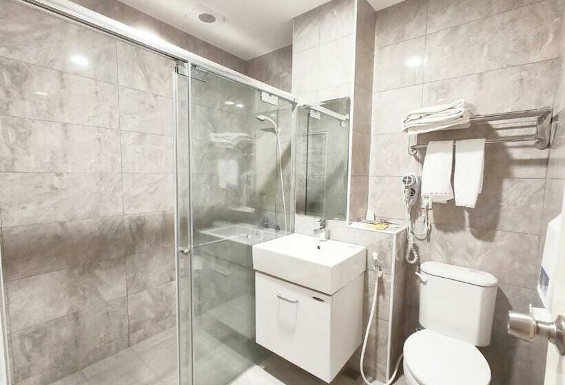 هاستل Royal Business