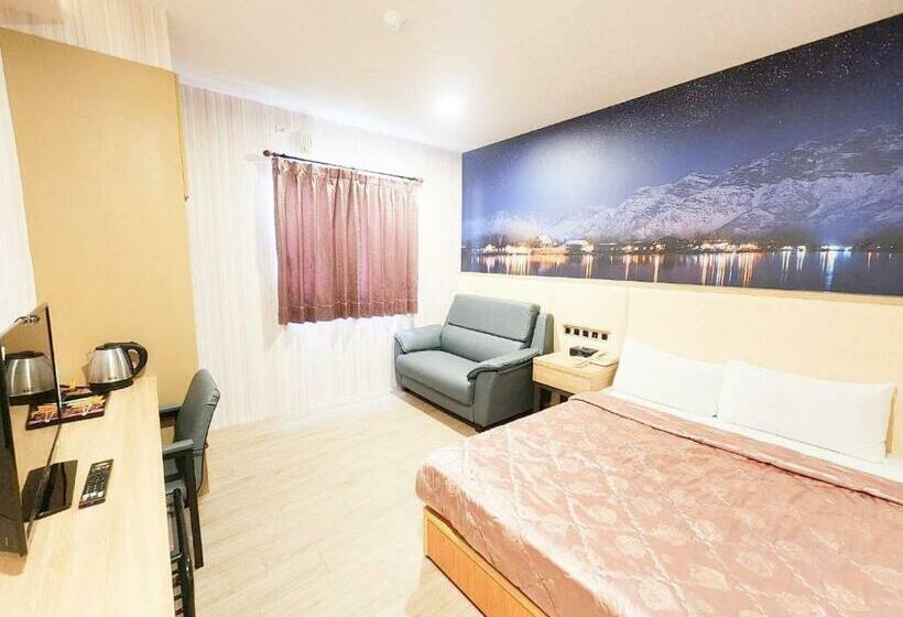 هاستل Royal Business