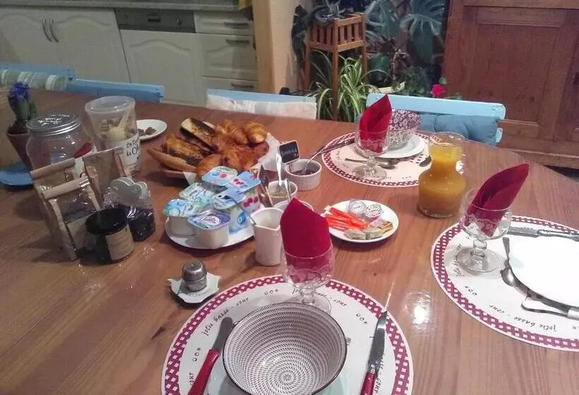 Aamiaismajoitus (B&B) Douce Vallee