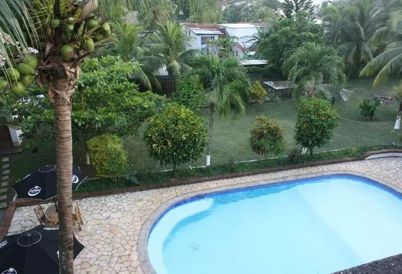 هتل Y Restaurante La Cabaña El Viajero