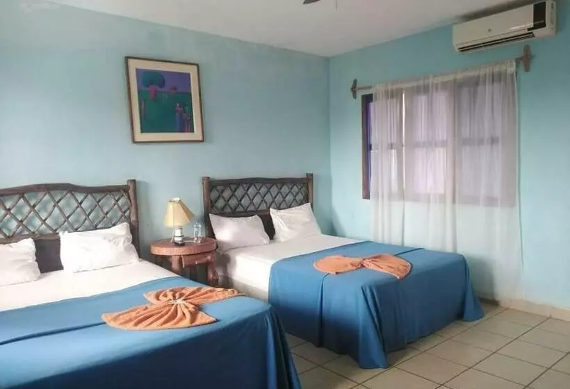 هتل Y Restaurante La Cabaña El Viajero