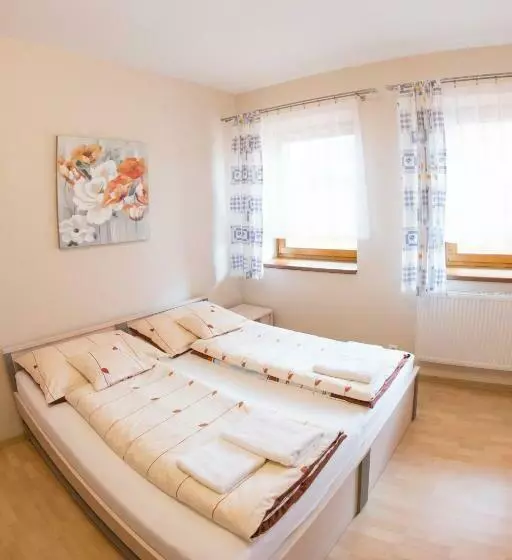 ペンション Guest House Tri Koruny