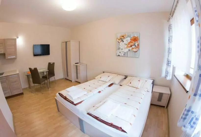 Majatalo Guest House Tri Koruny