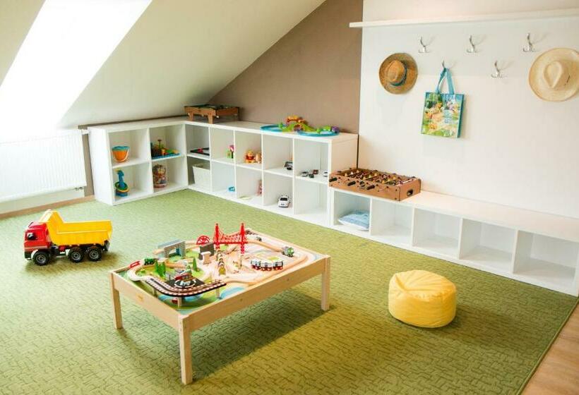 بنسيون Guest House Tri Koruny