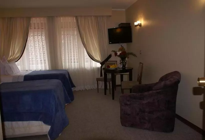 Villa Baviera, Hotel Baviera Chile