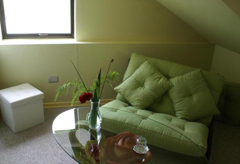 Villa Baviera, Hotel Baviera Chile