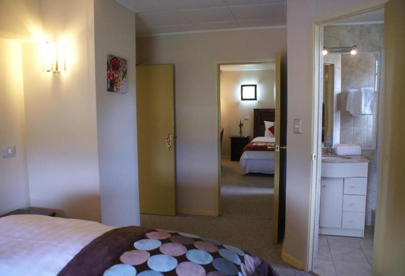 Villa Baviera, Hotel Baviera Chile