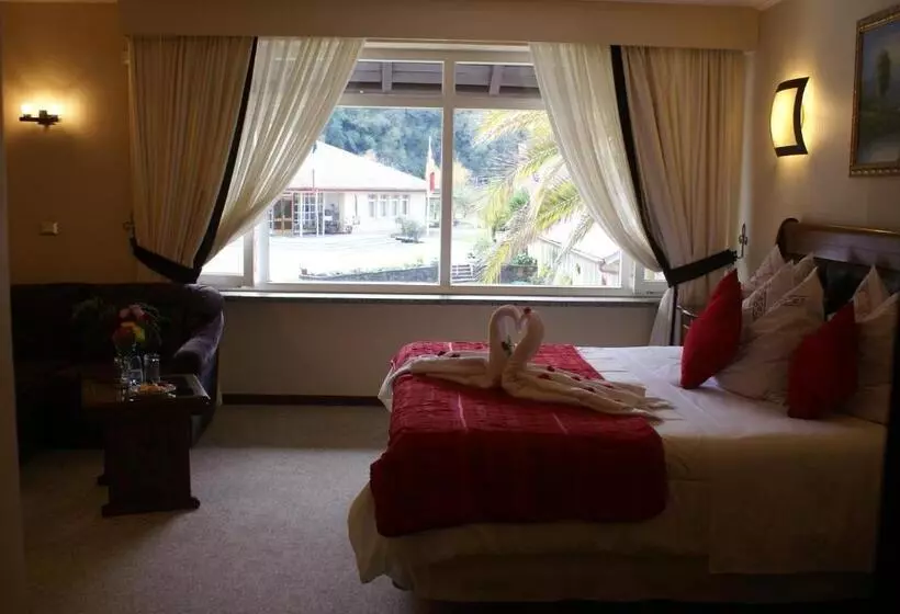 Villa Baviera, Hotel Baviera Chile