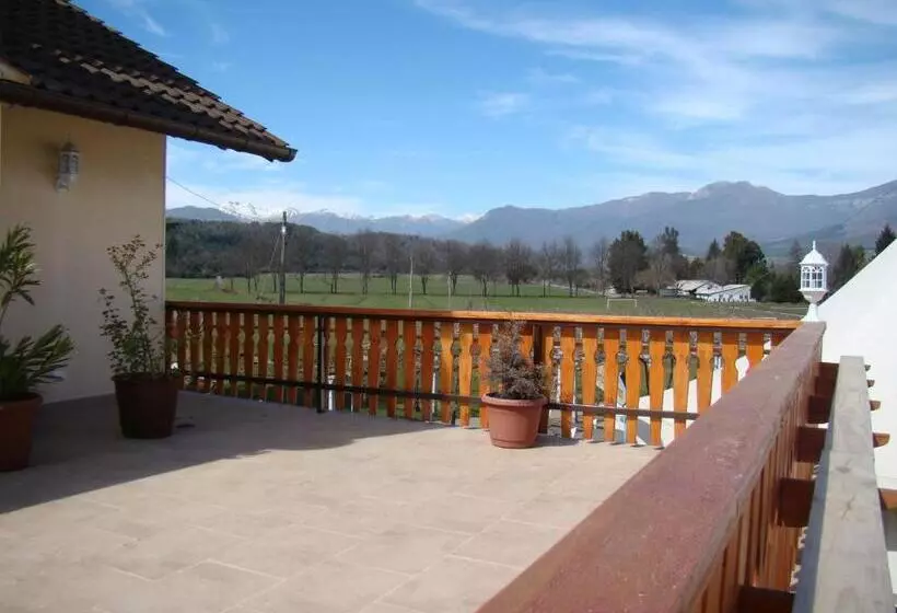 Villa Baviera, Hotel Baviera Chile