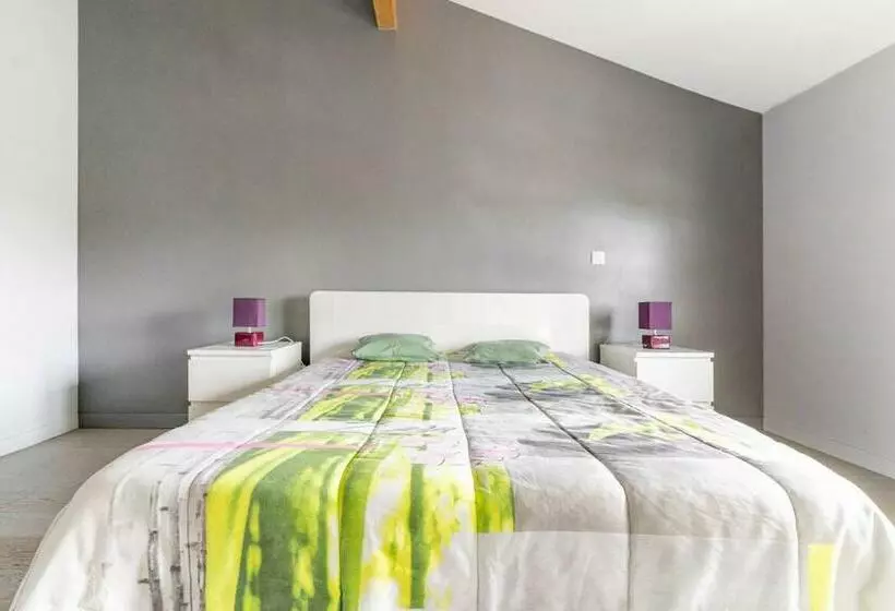 Aamiaismajoitus (B&B) Grande Chambre Privée Avec Salle De Bain Et Wc