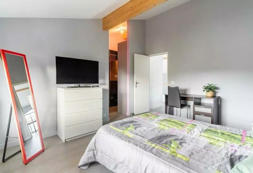 Aamiaismajoitus (B&B) Grande Chambre Privée Avec Salle De Bain Et Wc