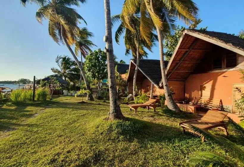 تختخواب و صبحانه Le Transat