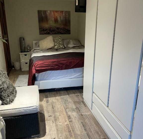 Bed and Breakfast South Lodge House