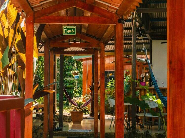 Corcovado Foundation Biohostel