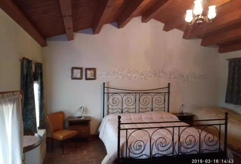 ホテル Agriturismo La Scuderia