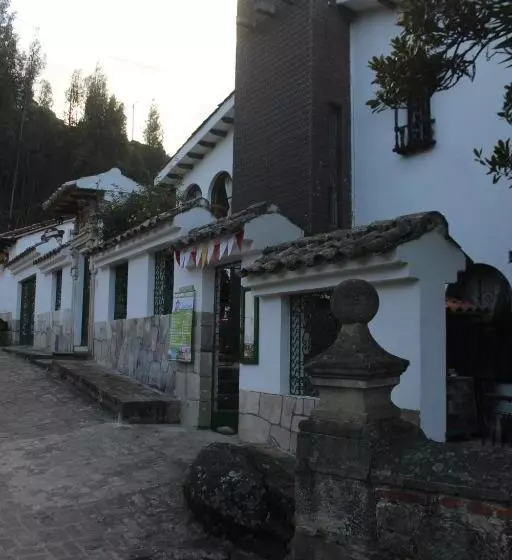 Hotelli Calicanto Real Cafe Museo