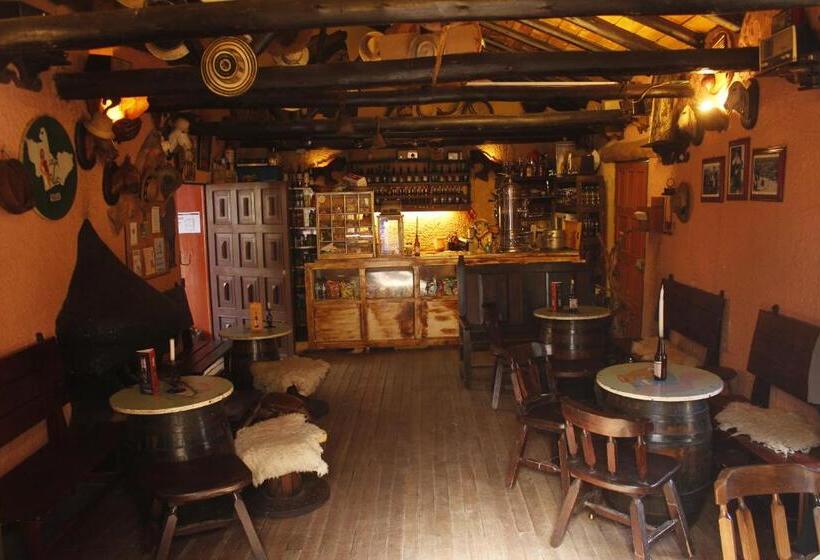 هتل Calicanto Real Cafe Museo