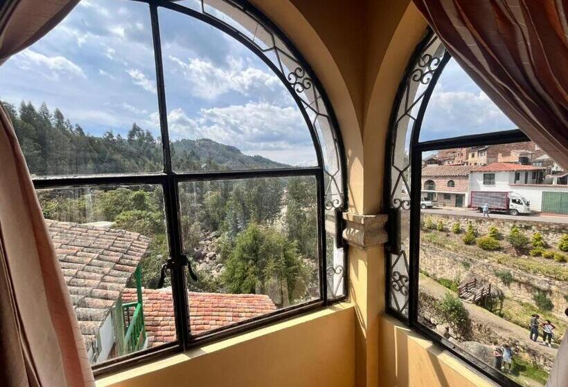 هتل Calicanto Real Cafe Museo