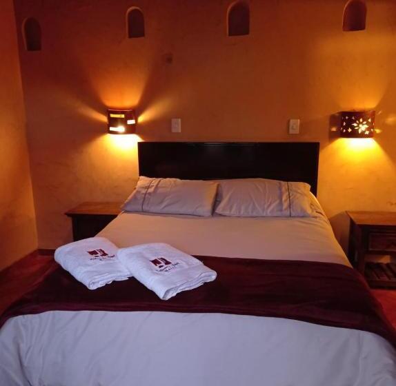 هتل Calicanto Real Cafe Museo