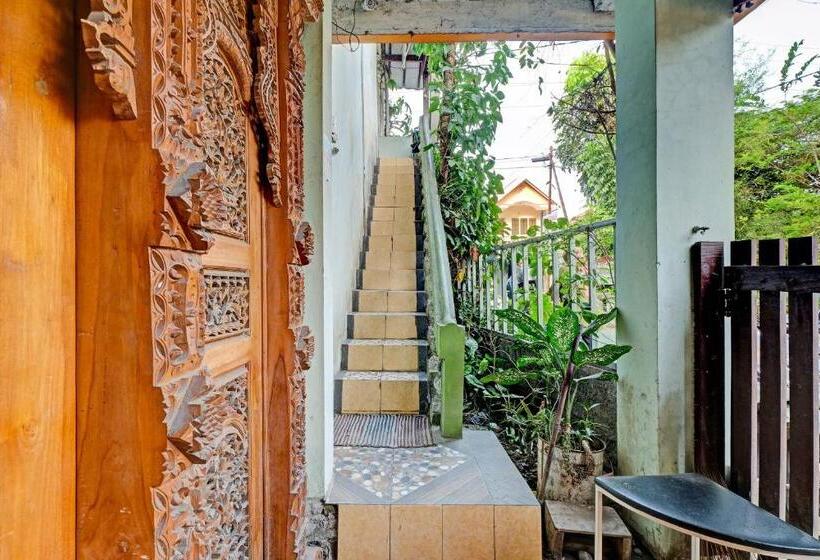 Отель Spot On 91540 Ukuh Guesthouse