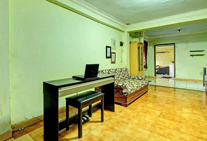 Отель Spot On 91540 Ukuh Guesthouse