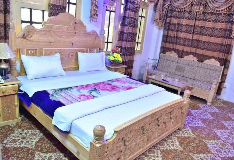 هتل The Rose Palace Swat