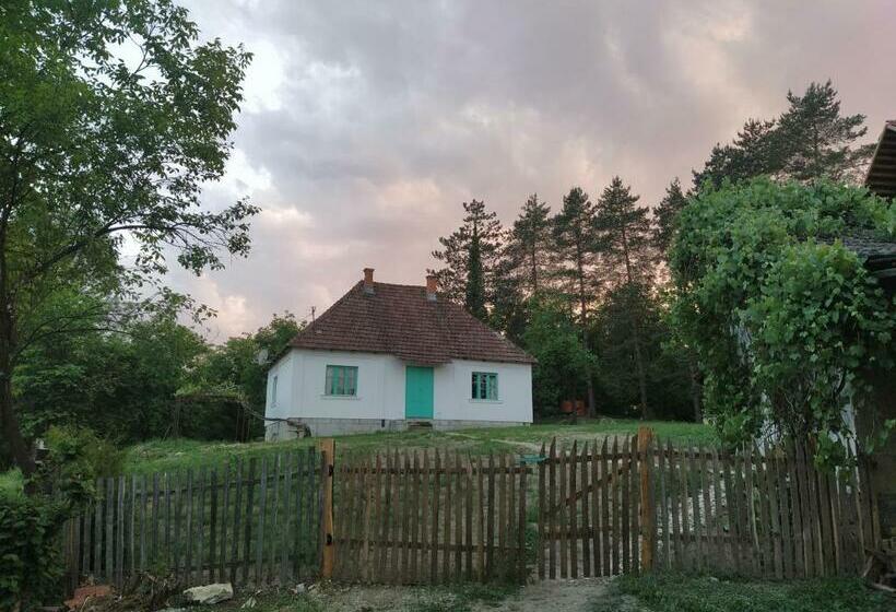 هتل Vacation House Stala La La