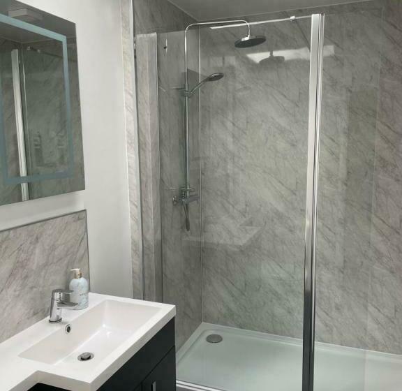 汽车旅馆  Tall Pines Lodges