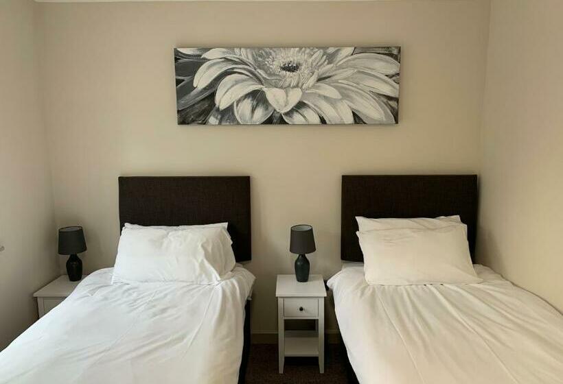 モーテル Tall Pines Lodges