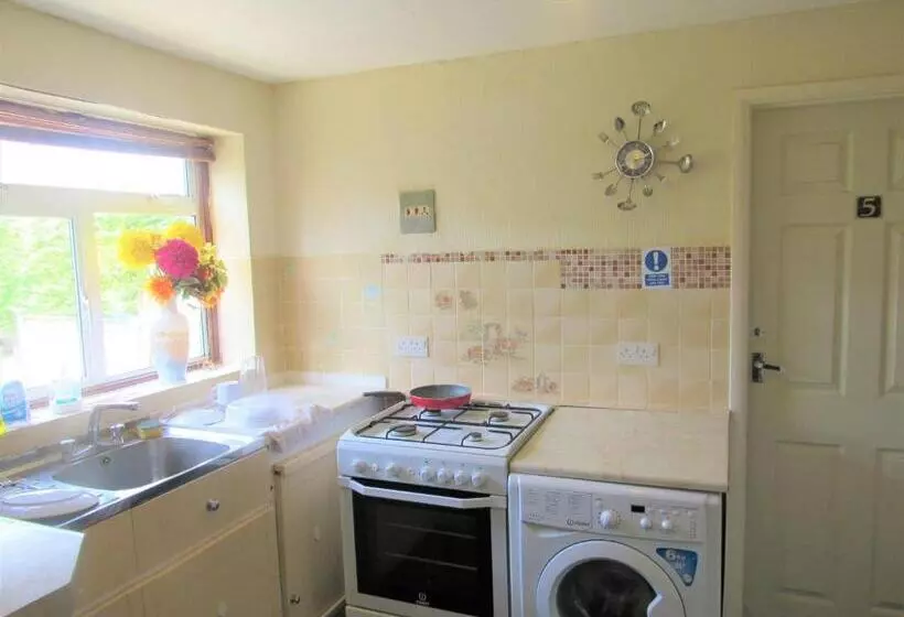 Majatalo Serene Inn Near Bletchley Park