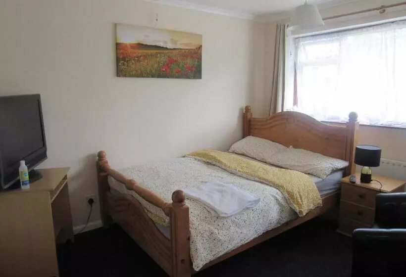 Majatalo Serene Inn Near Bletchley Park