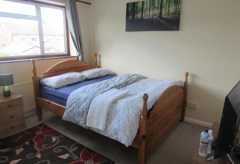 بنسيون Serene Inn Near Bletchley Park