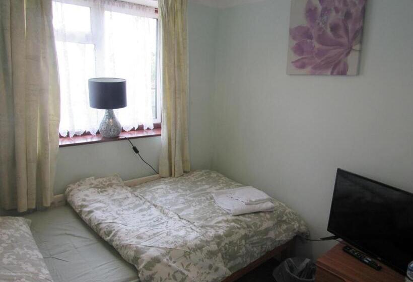 بنسيون Serene Inn Near Bletchley Park