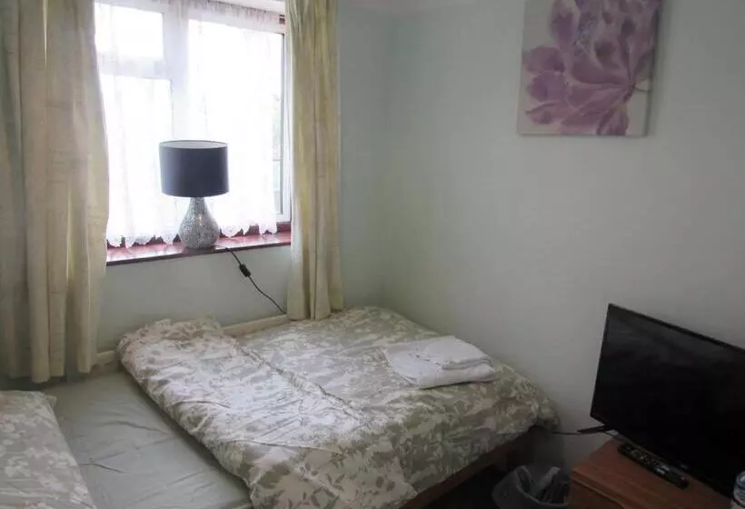 Majatalo Serene Inn Near Bletchley Park