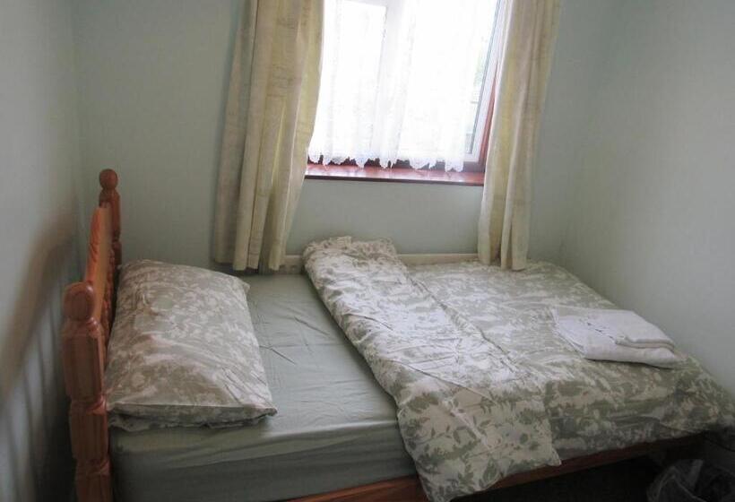 بنسيون Serene Inn Near Bletchley Park