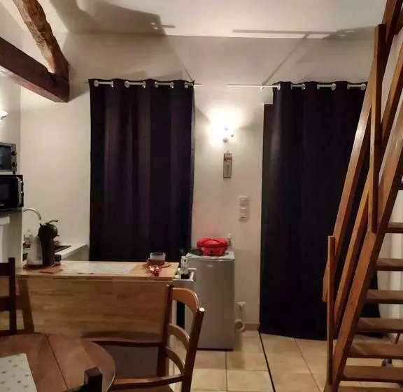 ペンション Studio Bellevue 3 Rue Du Bourg A Montastruc 47380 Entrée Indépendante