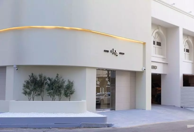 Aank Hotel Suwon