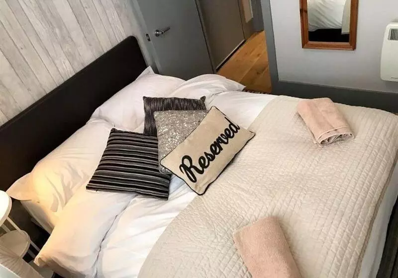 Ei8ht Brighton Guest Accommodation