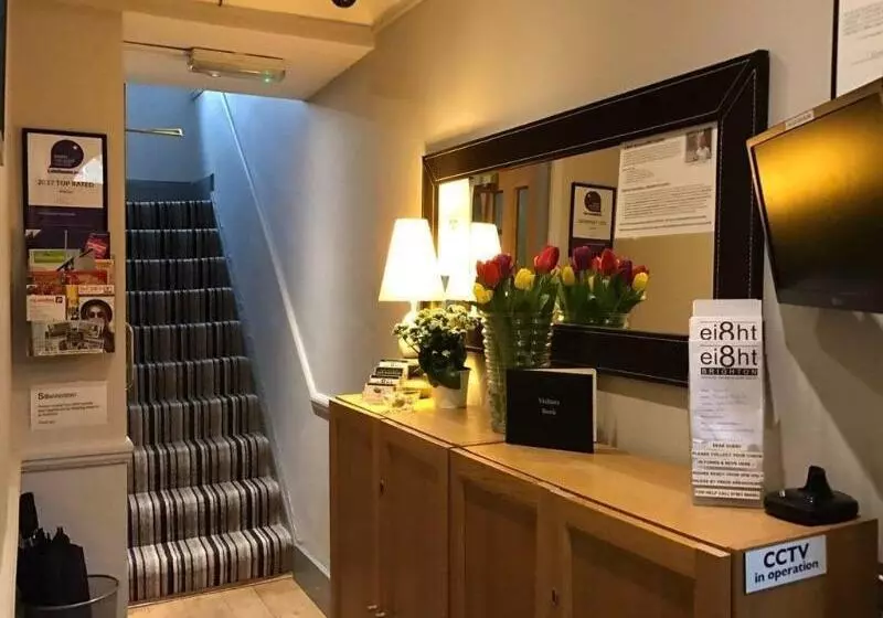 Ei8ht Brighton Guest Accommodation