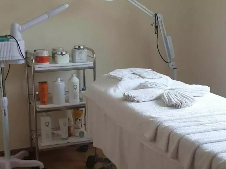 Hotel Airlink Castle