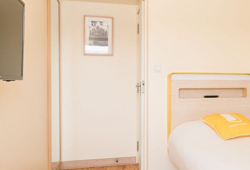 Hotel Bloomrooms @ New Delhi Railway Station