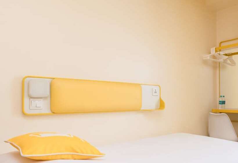 Hotel Bloomrooms @ New Delhi Railway Station