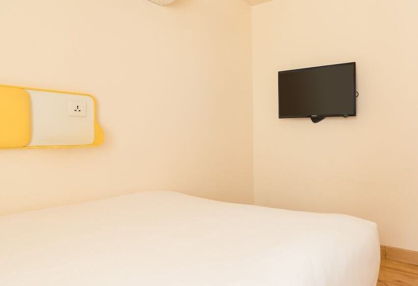 Hotel Bloomrooms @ New Delhi Railway Station