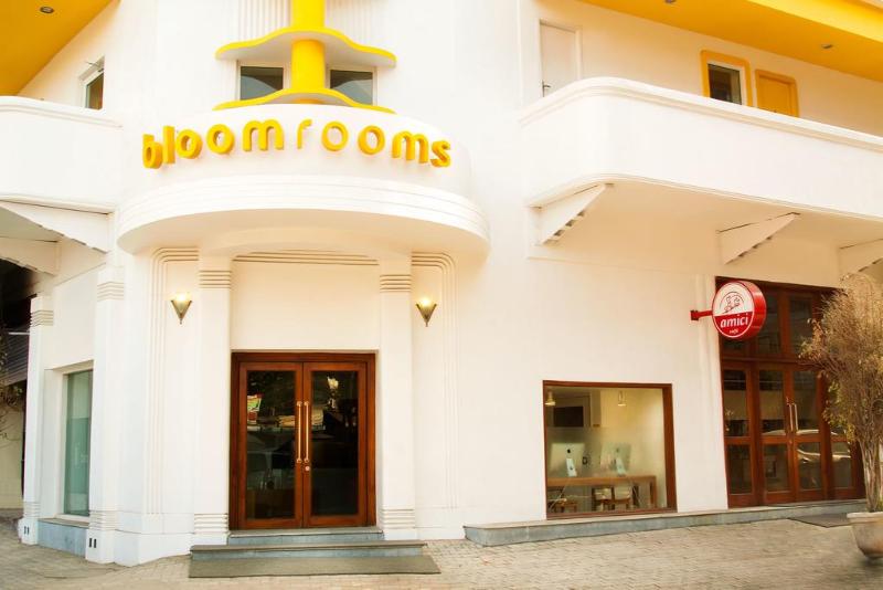 Hotel Bloomrooms @ New Delhi Railway Station