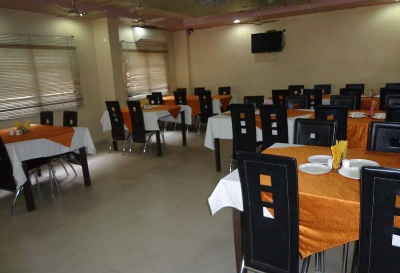 ホテル Darbar International