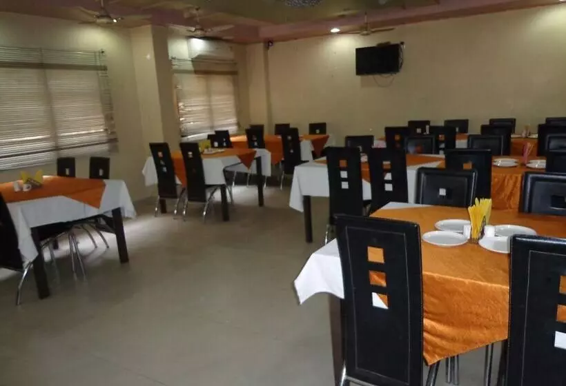 Отель Darbar International